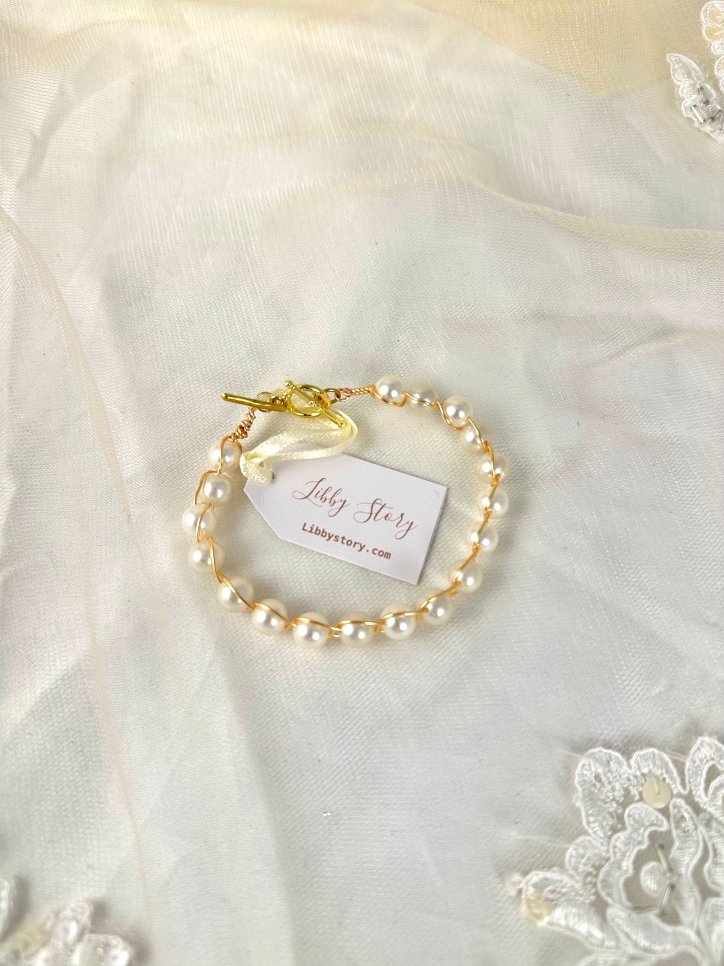 Gold Wire Pearl Bracelet