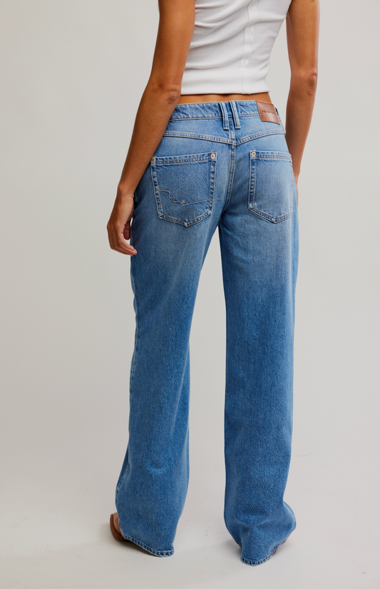 Free People Tennessee Low Rise BF Jean