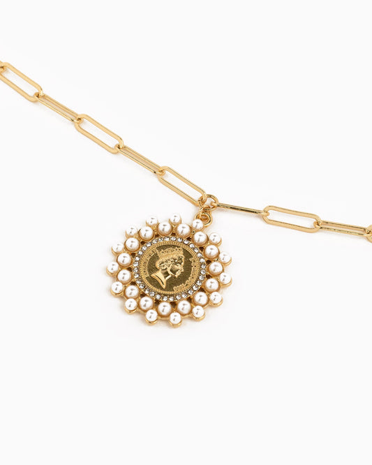 Royal Queen w/ Pearl Frame coin Pendant Necklace
