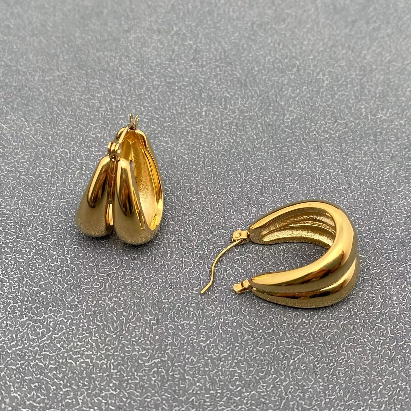 Glossy U-Shaped Hollow 18K Gold Plated Ss Hoop Earrings