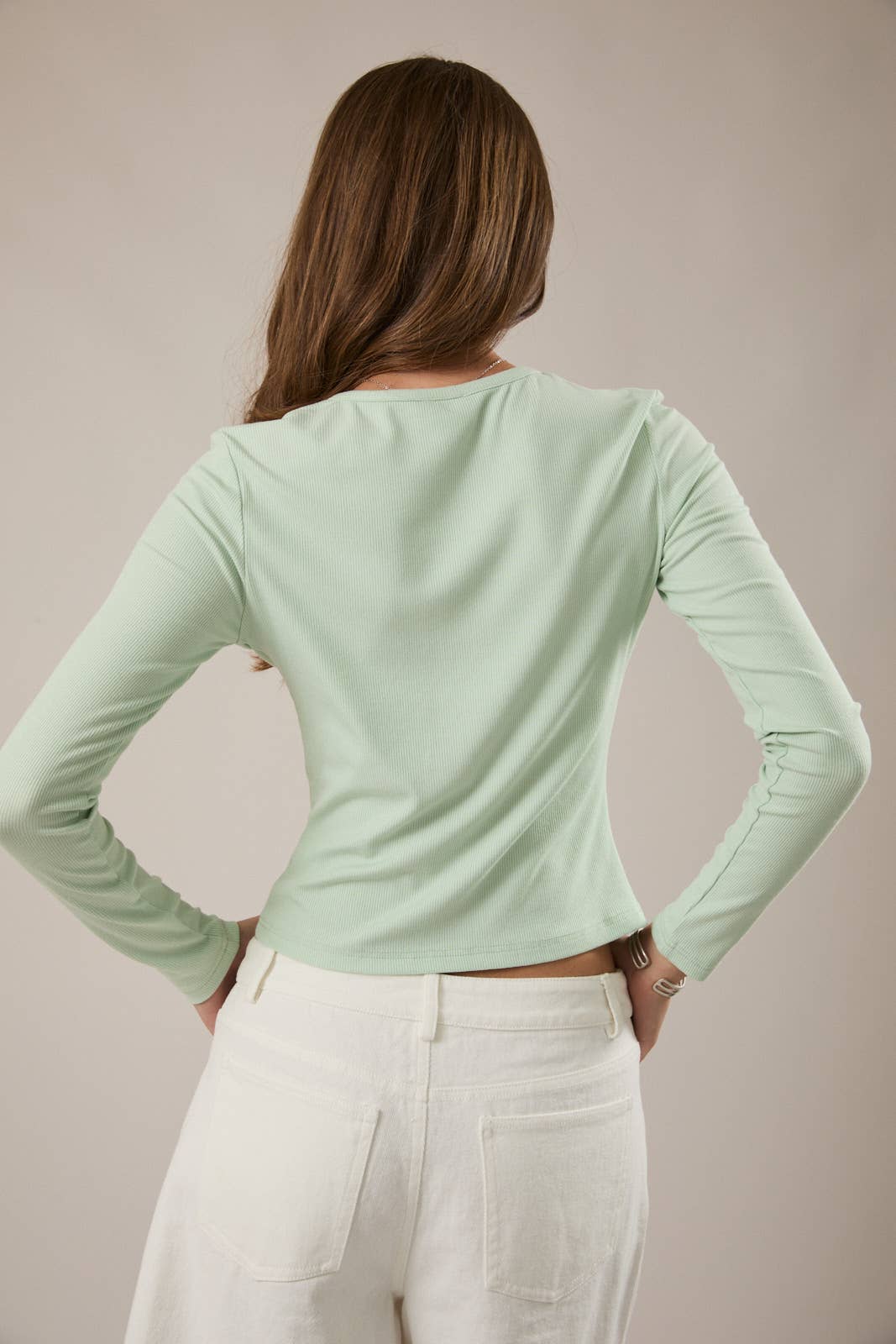 ROUND NECK LONG SLEEVE BUTTON DOWN RIB TOP