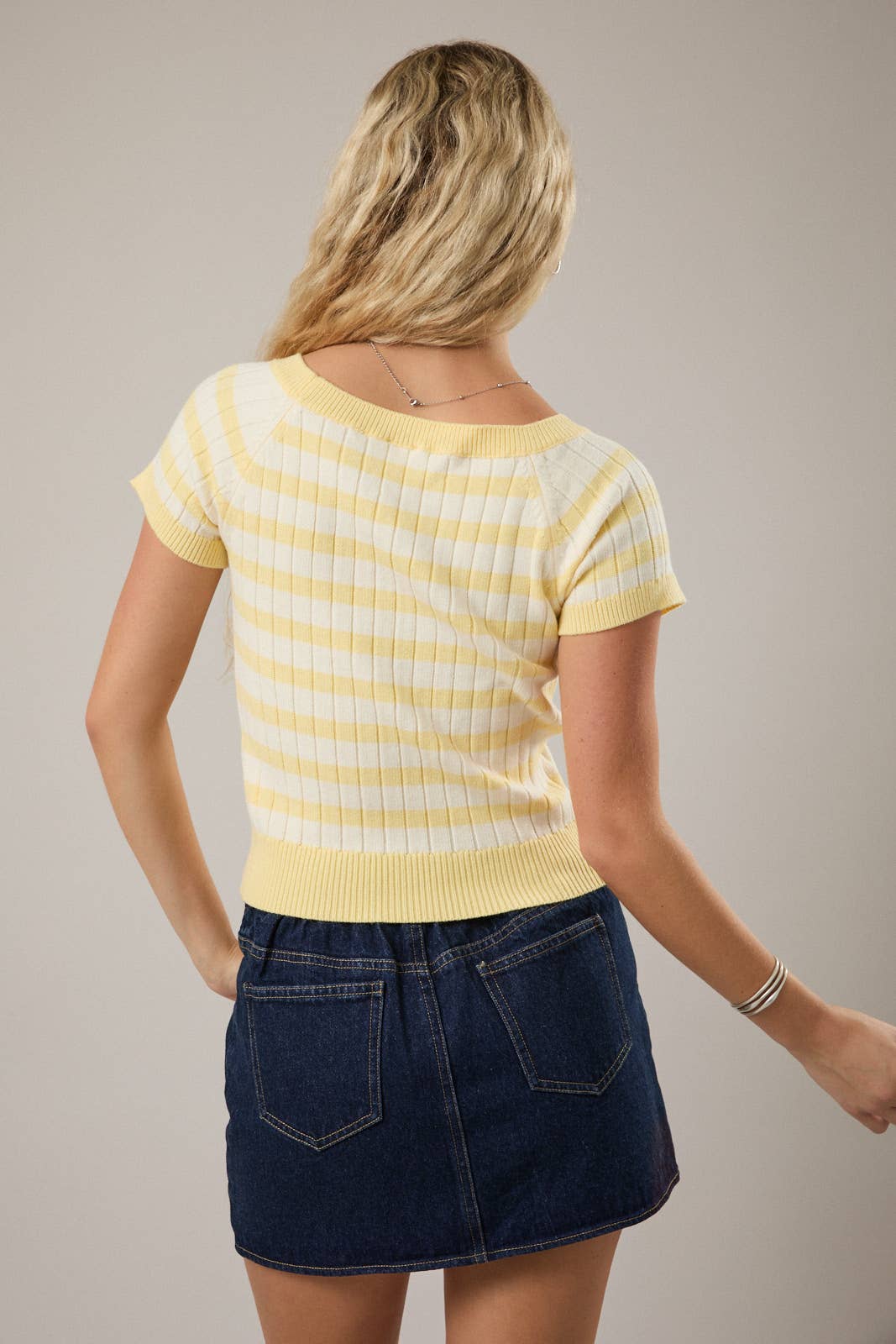 SHORT SLEEVE KNIT SWEATER TOP