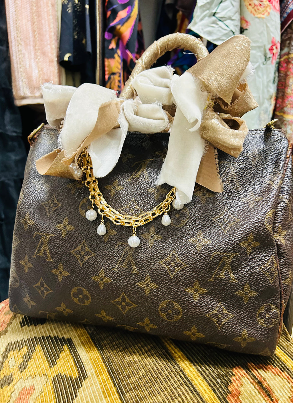 OOAK Vintage 'Speedy' LV Bow and Pearl