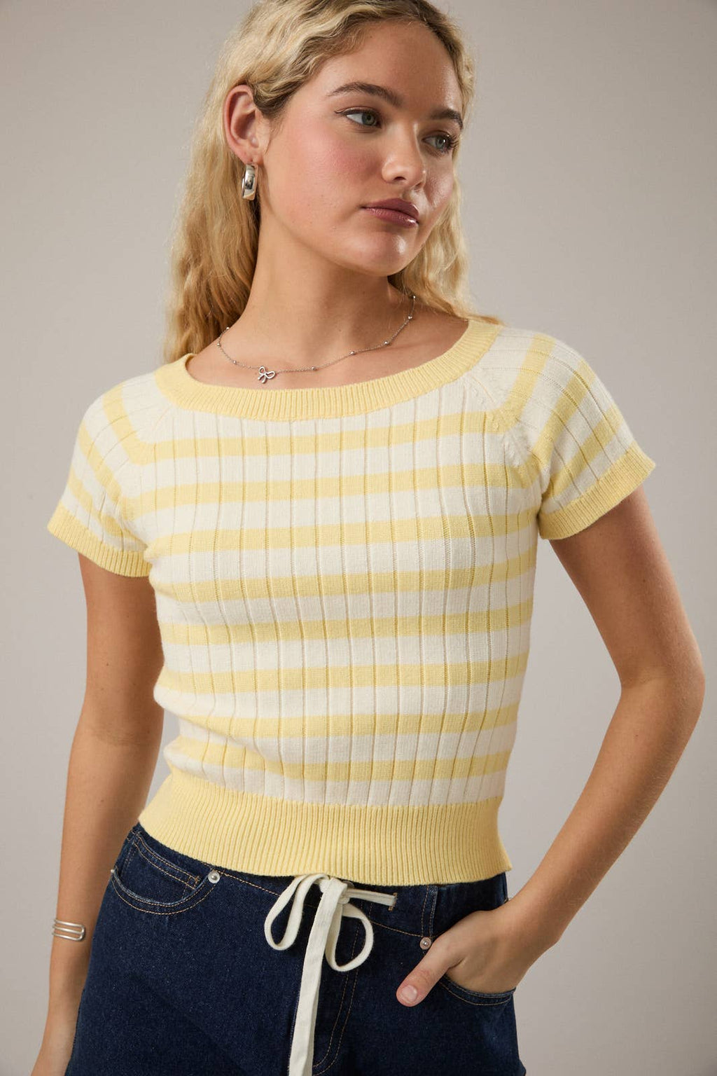 SHORT SLEEVE KNIT SWEATER TOP