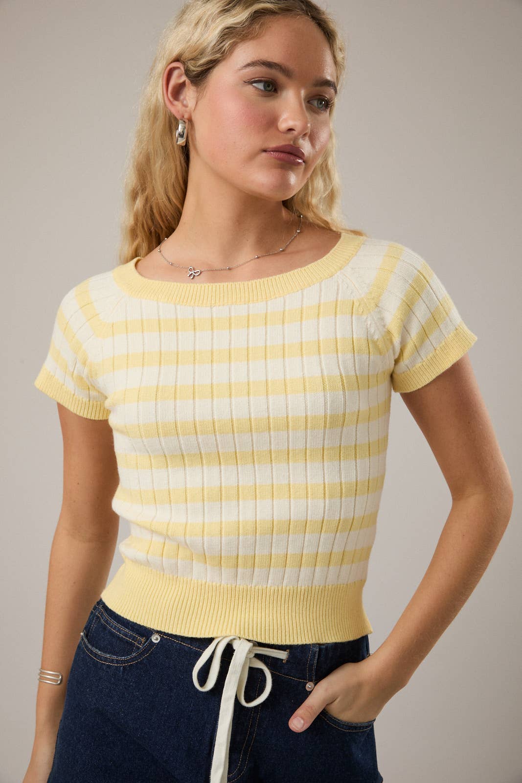 SHORT SLEEVE KNIT SWEATER TOP