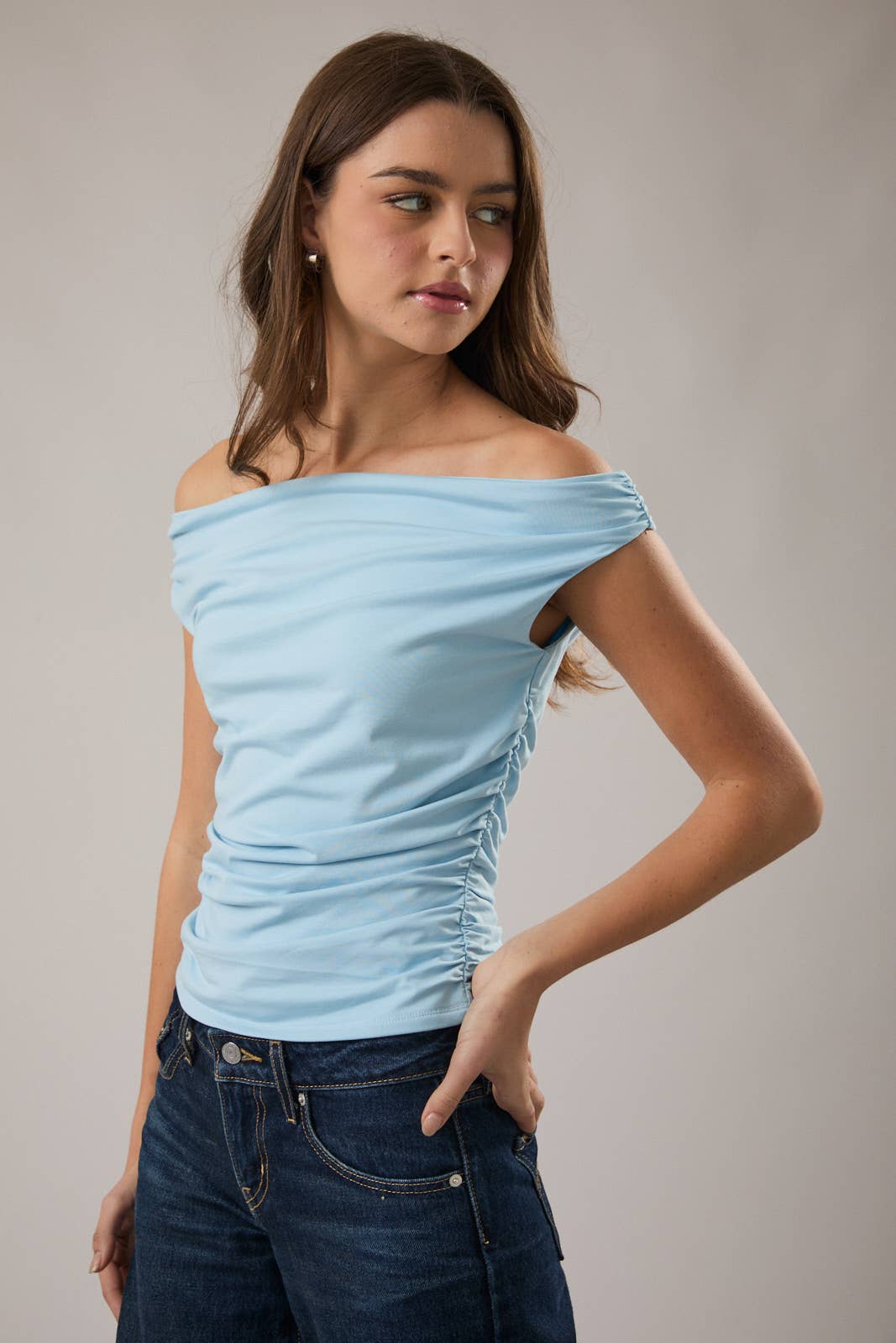 OFF THE SHOULDER TOP WITH RUCHING