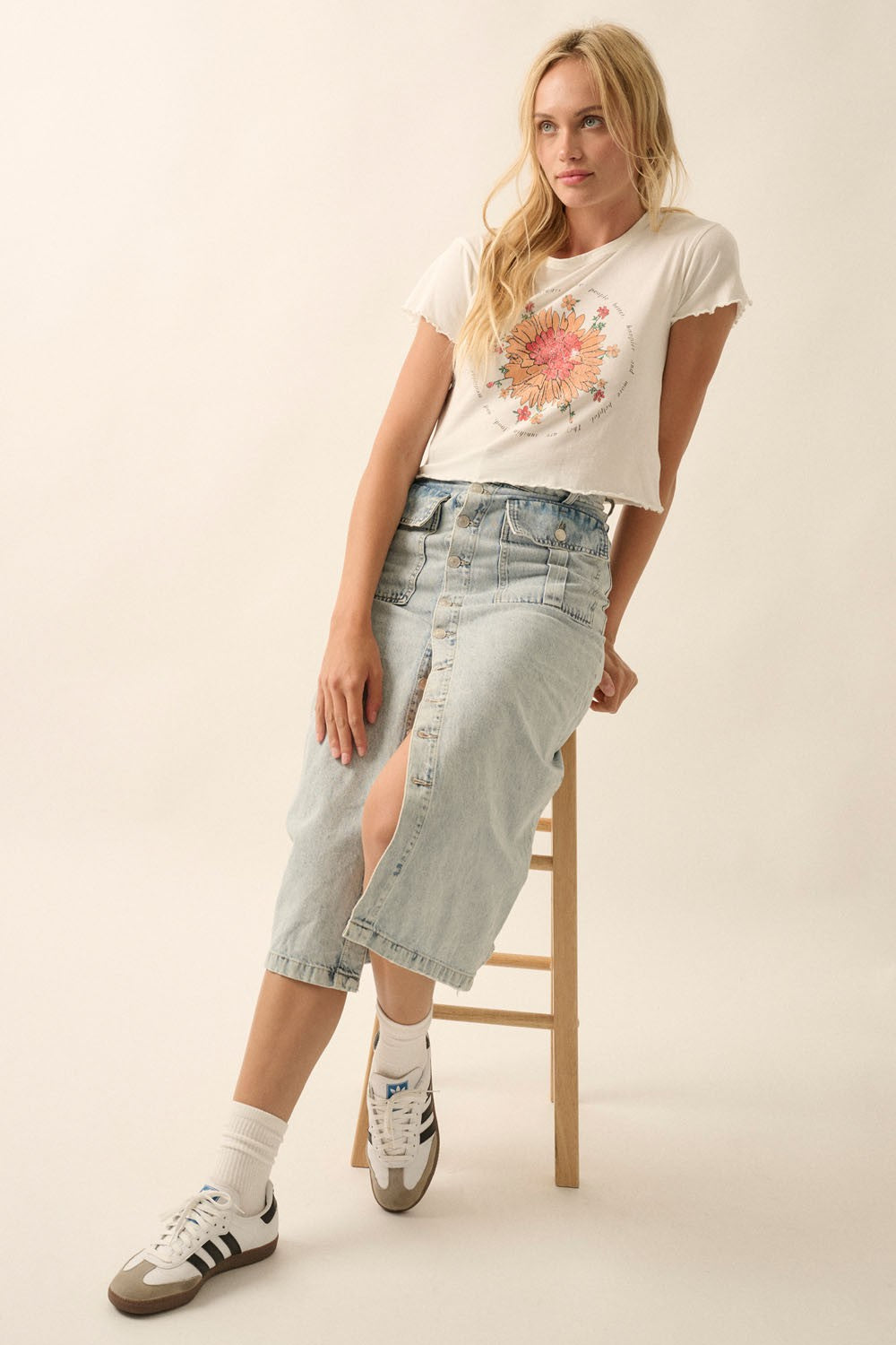 Flowers Make People Better Lettuce Hem Tee