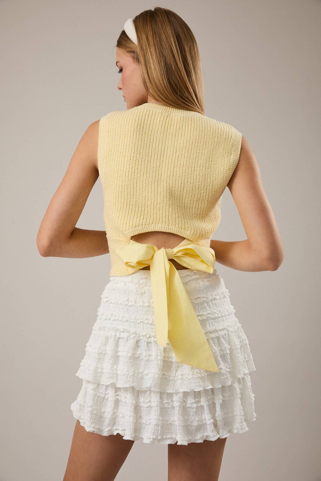 BACK BOW DETAIL SLEEVELESS SWEATER TOP