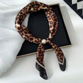Elegant Printed Pearl Magnetic Clasp Scarf