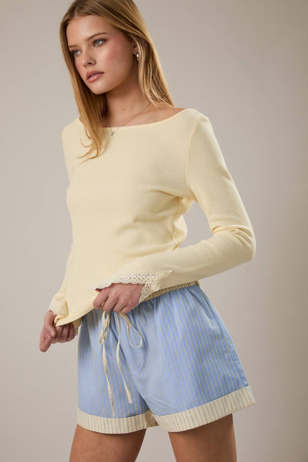 BOAT NECK LACE DETAIL TOP