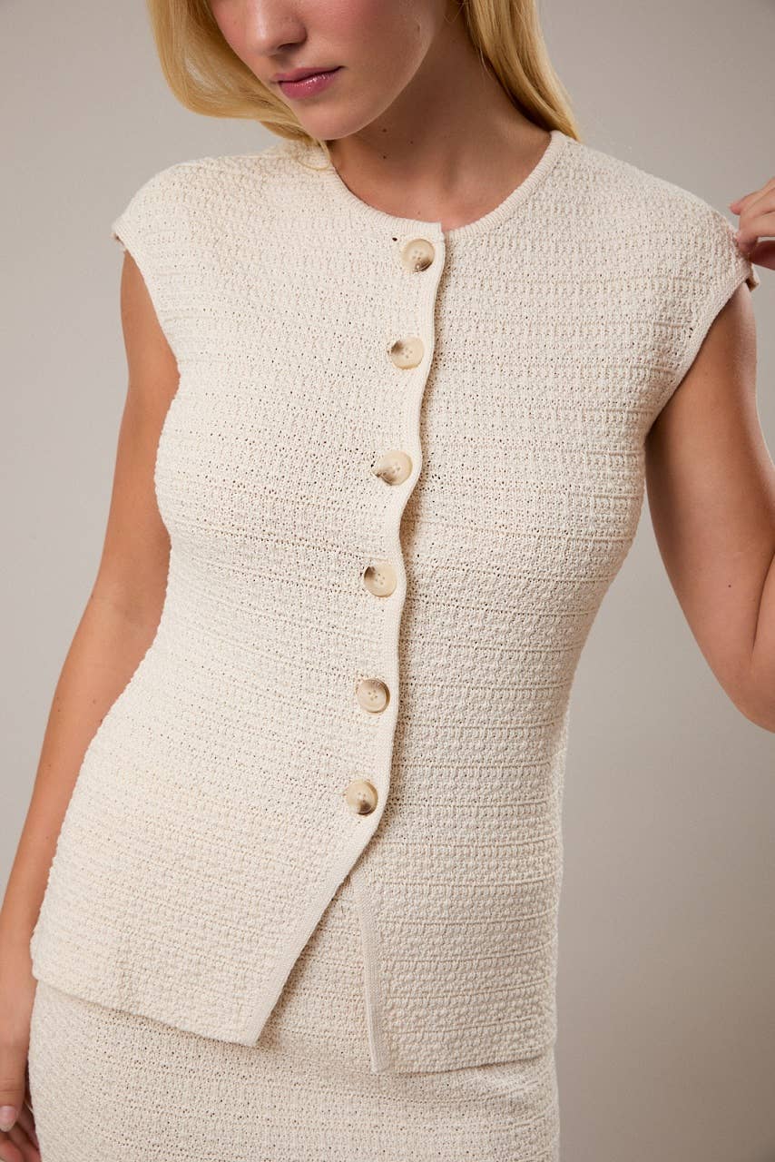 ROUND NECK EXTENDED SHOULDER BUTTON SWEATER TOP