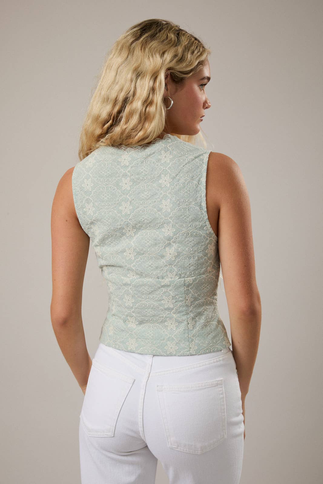 FRONT TIE DETAIL EYELET TOP