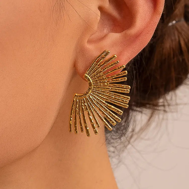 Bisous Sunburst Earring