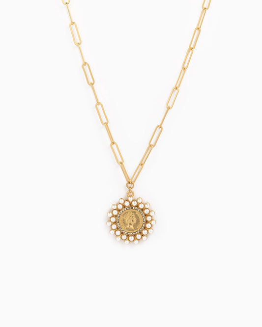 Royal Queen w/ Pearl Frame coin Pendant Necklace