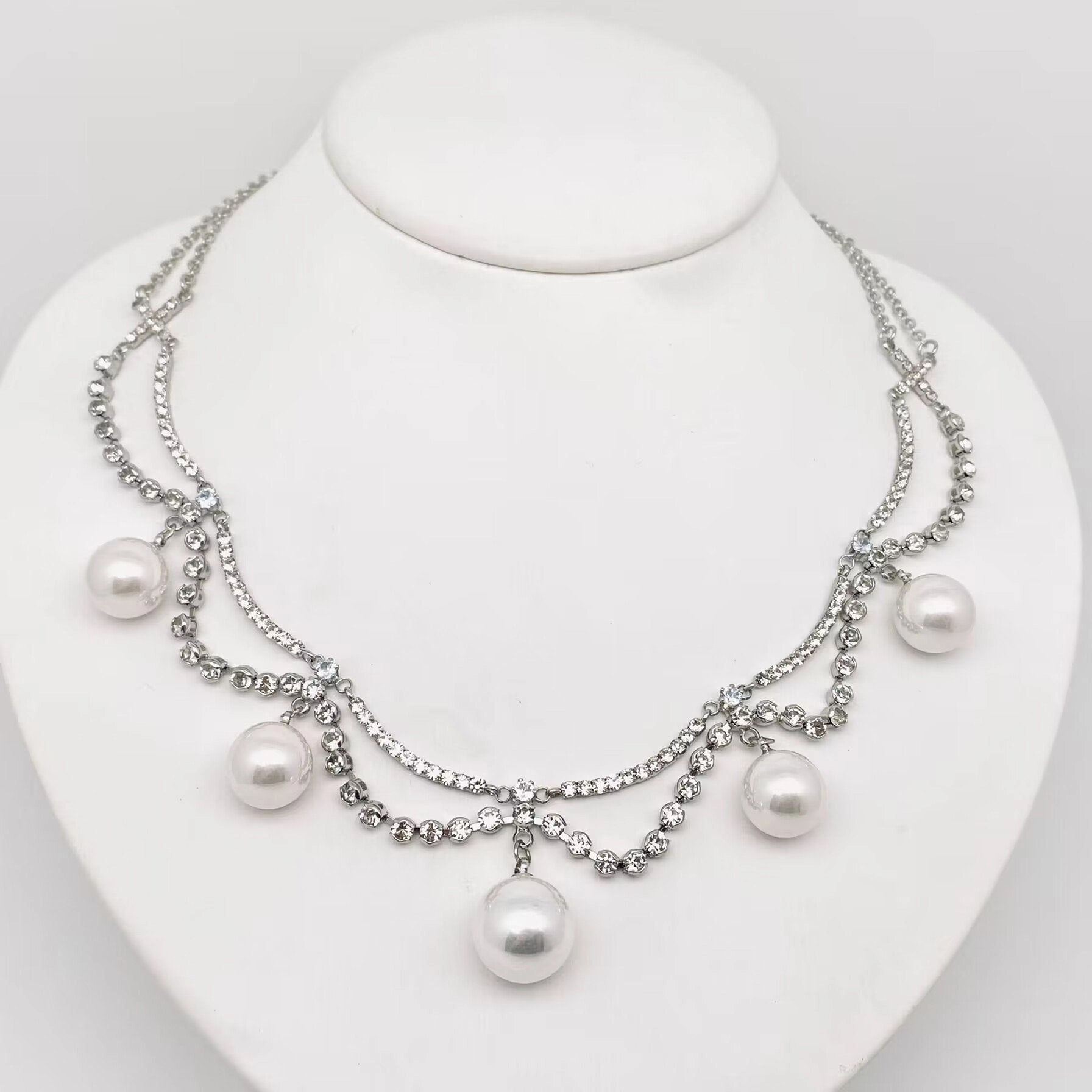 Pearl Pendant Inlaid Rhinestone Necklace