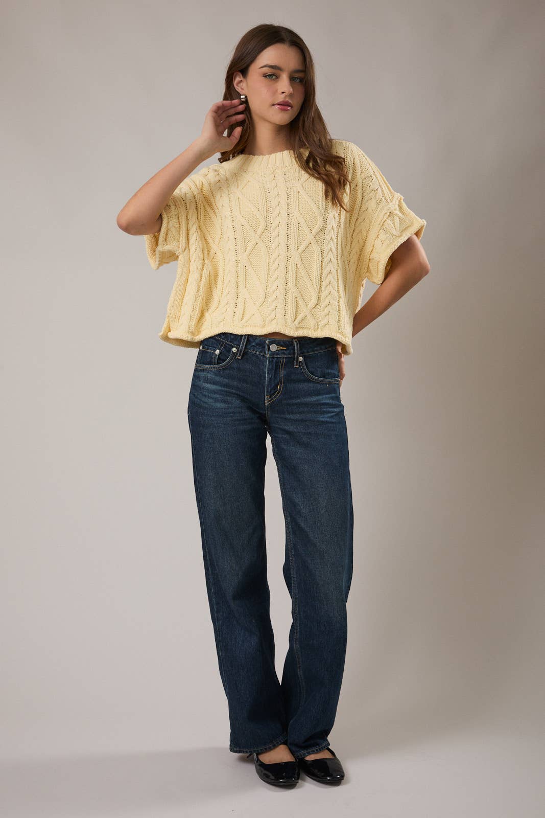 ROUND NECK SHORT SLEEVE KNIT SWEATER TOP