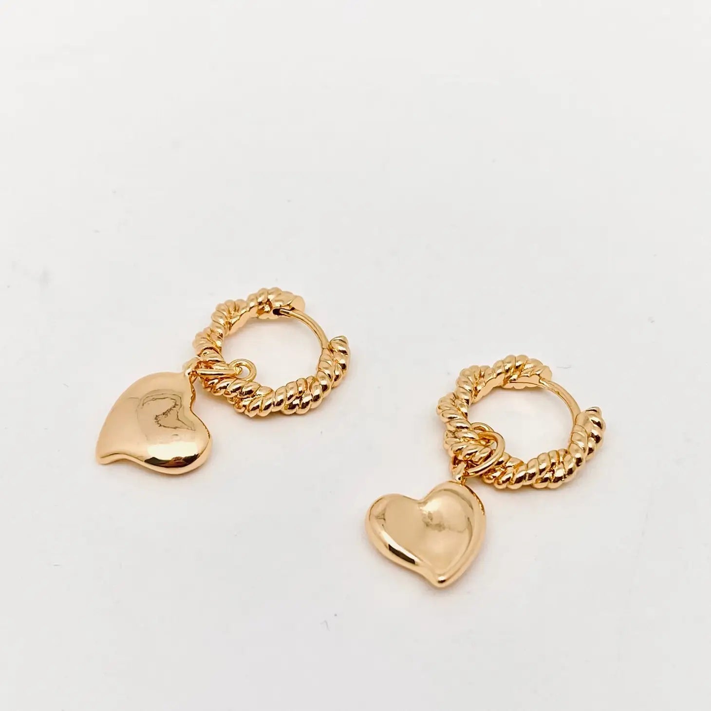 Heart-Shaped Pendant Huggie Earring
