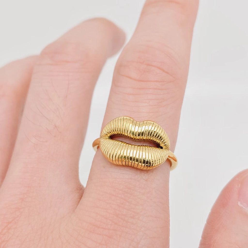 Lip Shape 18K Gold Plated Adjustable Ring