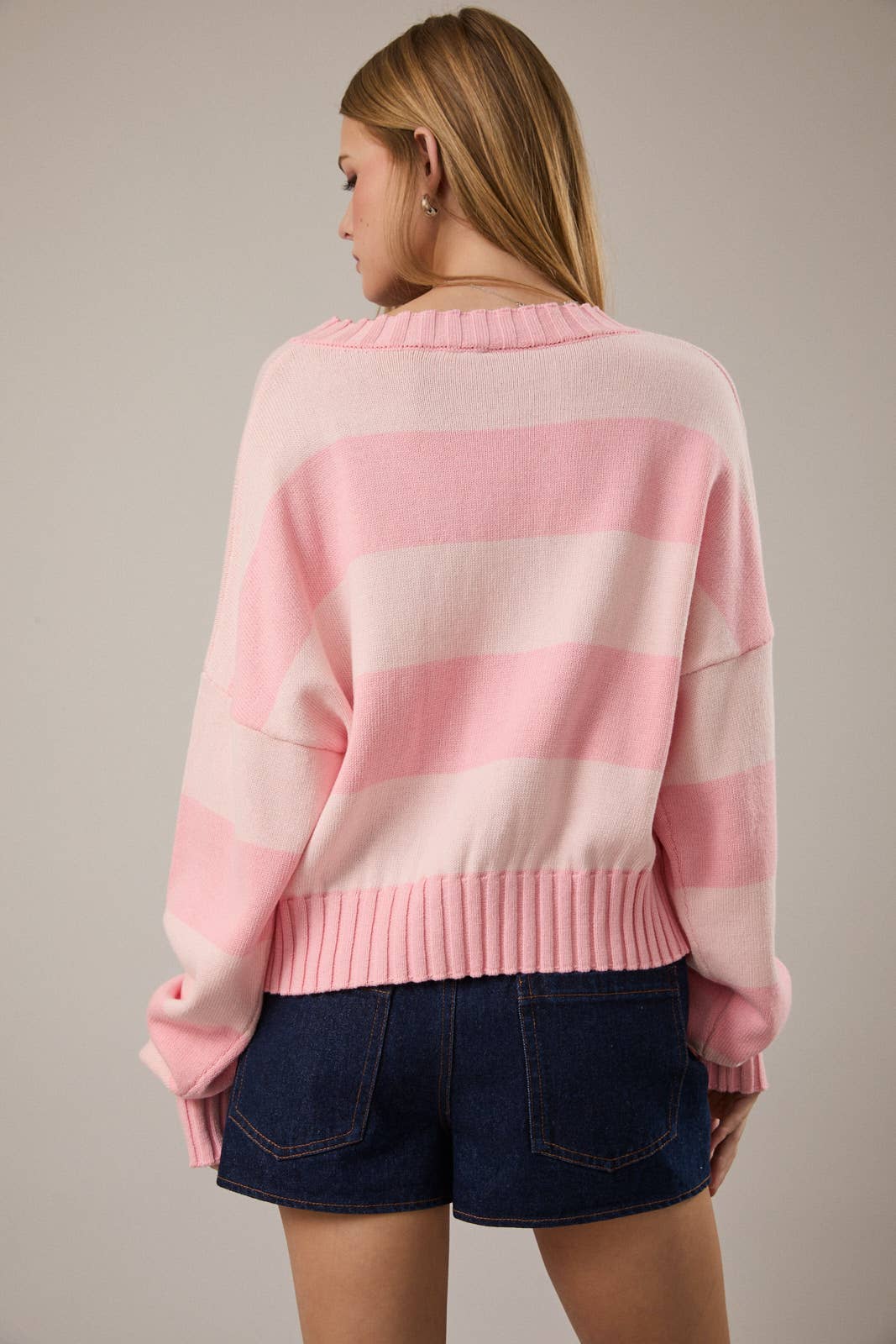 LONG SLEEVE V-NECK STRIPE CROP SWEATER