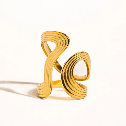 Xena 18K Gold Wavy Abstract Ring