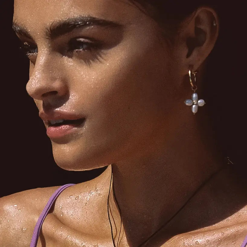 Chaleur Pearl Cross Earring