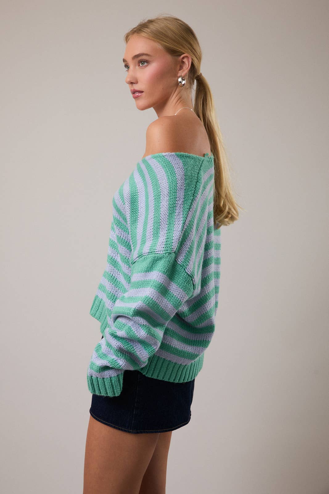 V-NECK LONG SLEEVE STRIPE SWEATER TOP
