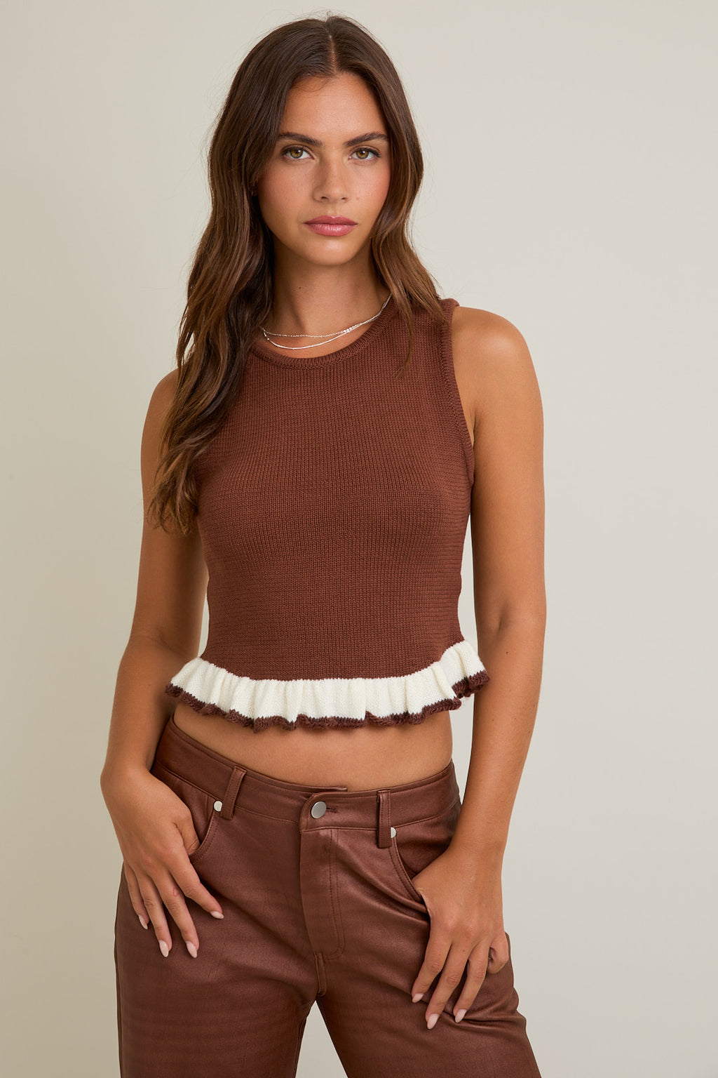 Contrast Yarn Detail Sleeveless Sweater Top