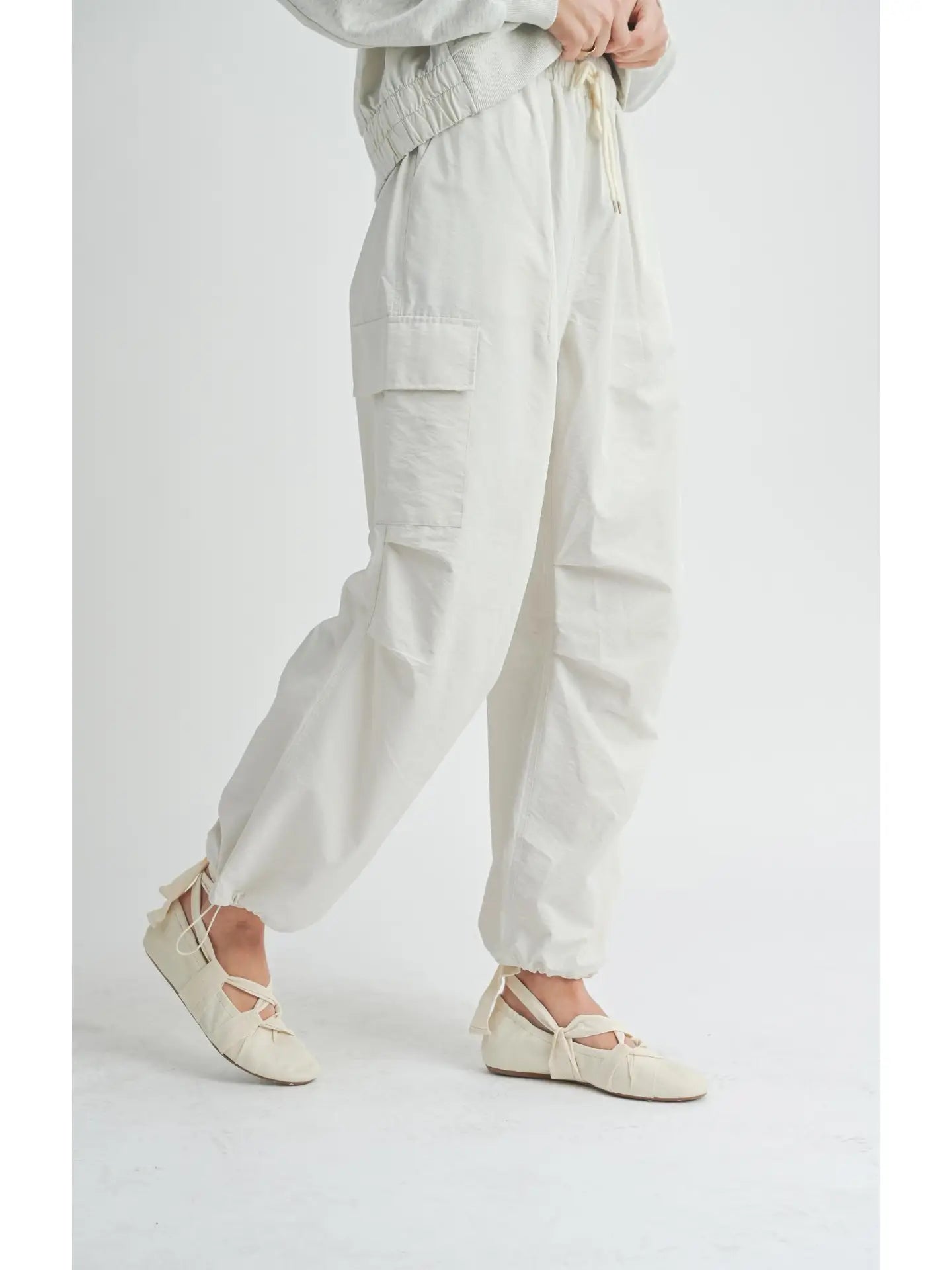 Sadie & Sage Vita Elastic Waist Cargo Pant
