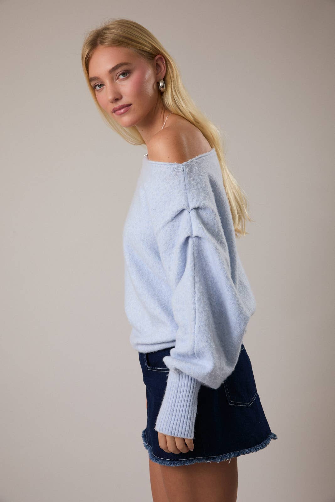 OFF SHOULDER LONG SLEEVE SWEATER