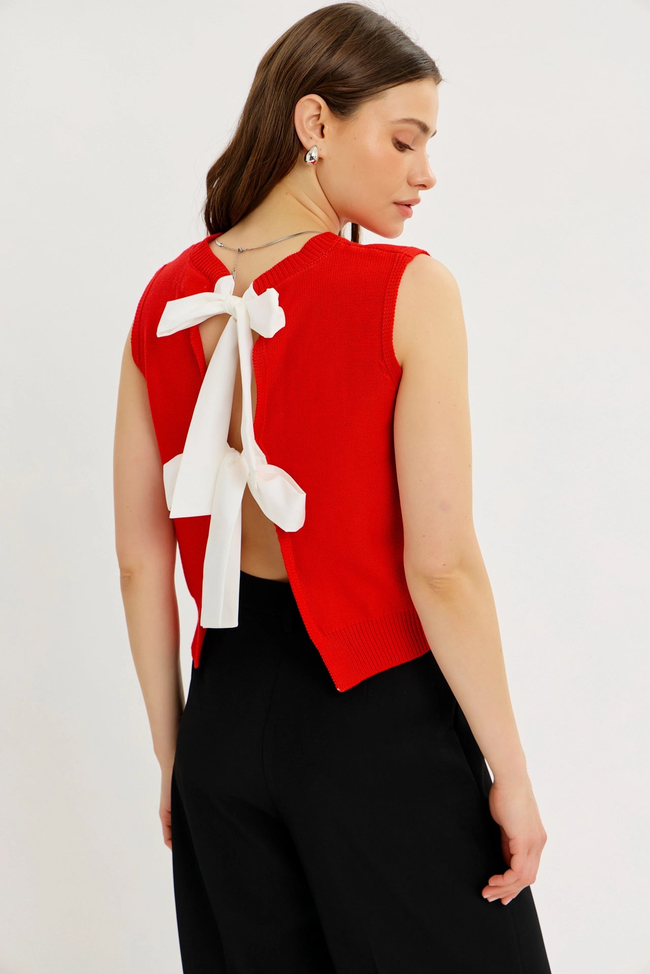 Sweater Vest Top with Back Contrast Bow Tie Details
