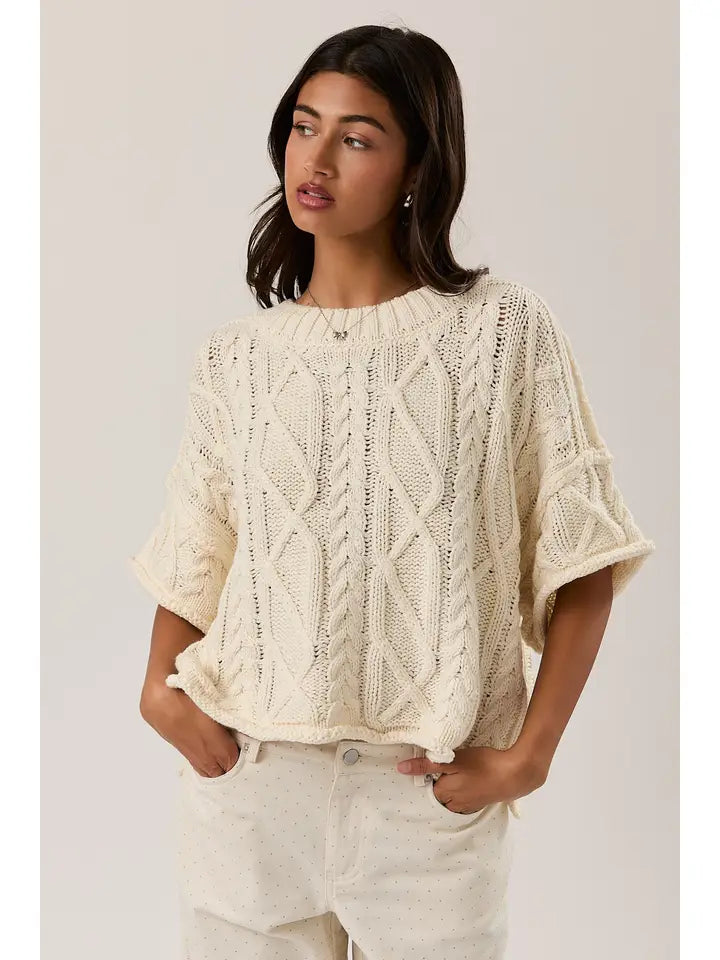 ROUND NECK SHORT SLEEVE KNIT SWEATER TOP