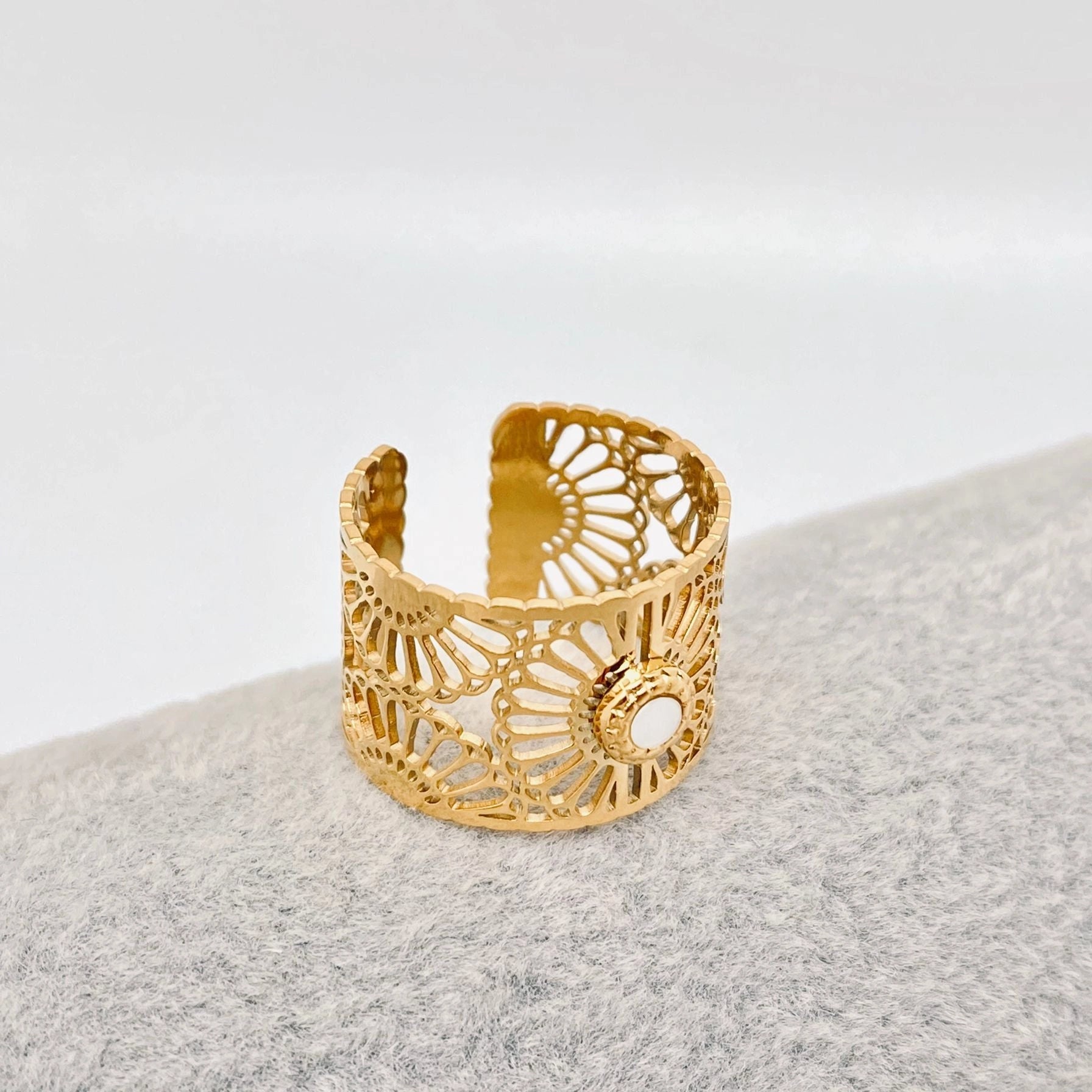 Shell Hollow Flower 14K Gold Plated Ring