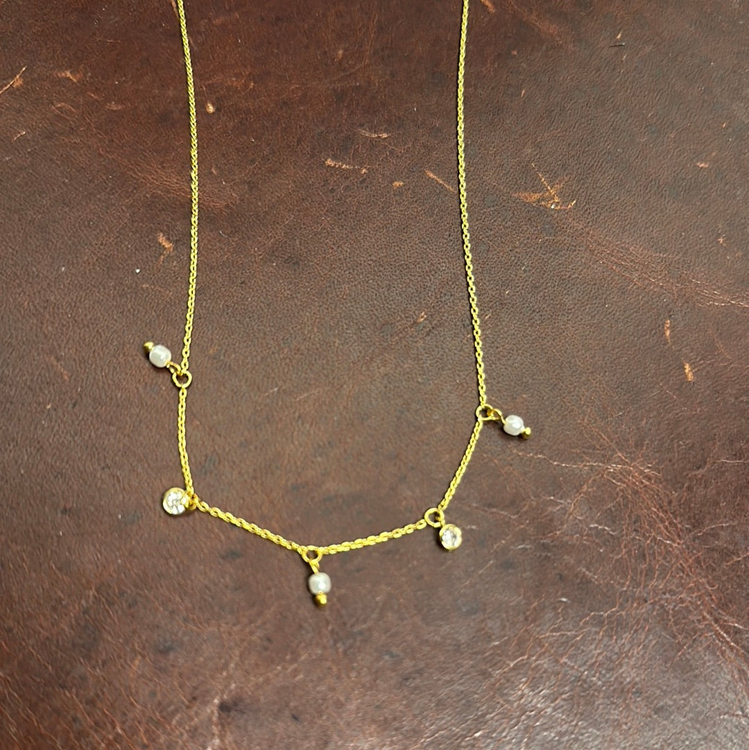 LUXE PEARL & RHINESTONE CHARM BRASS COLLAR NECKLACE