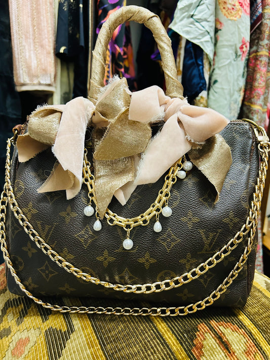 OOAK Vintage 'Speedy' LV Bow and Pearl