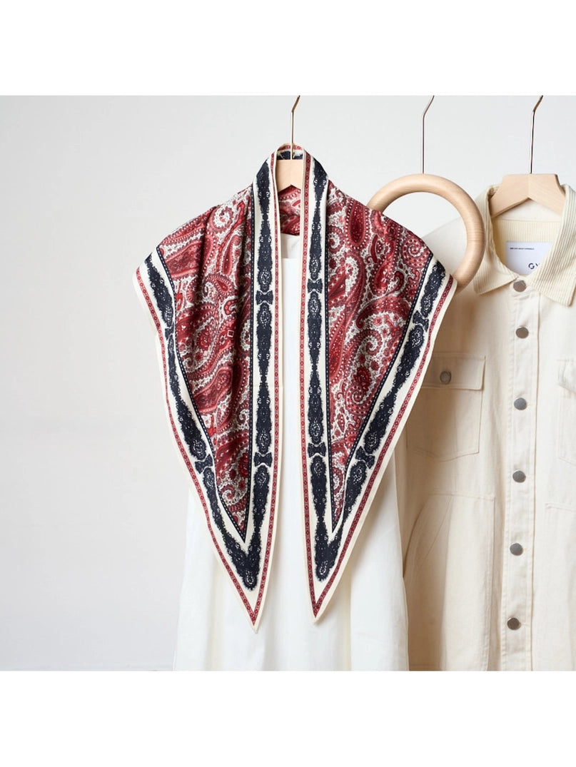 Stand Apart Scarf