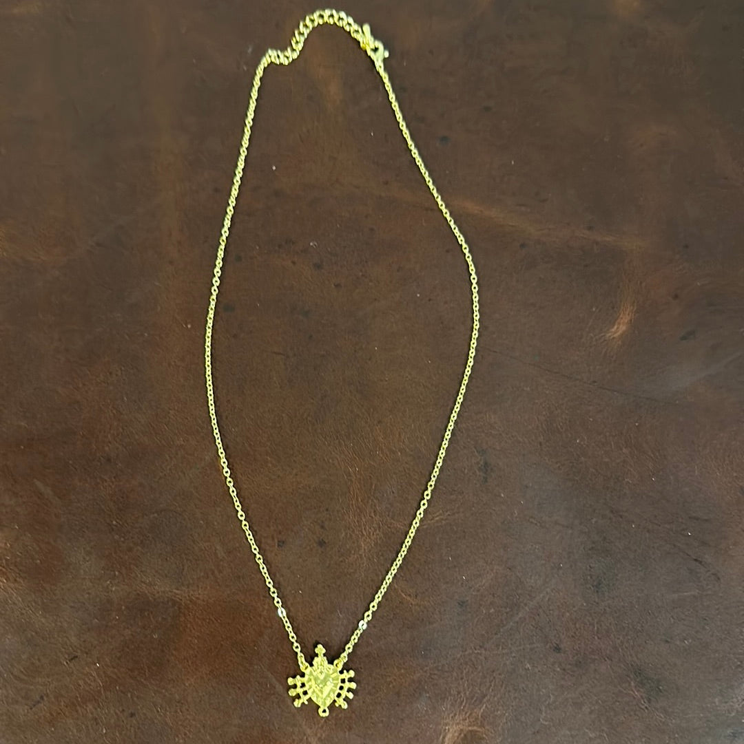 LUXE HEART AND SWORDS CHARM NECKLACE
