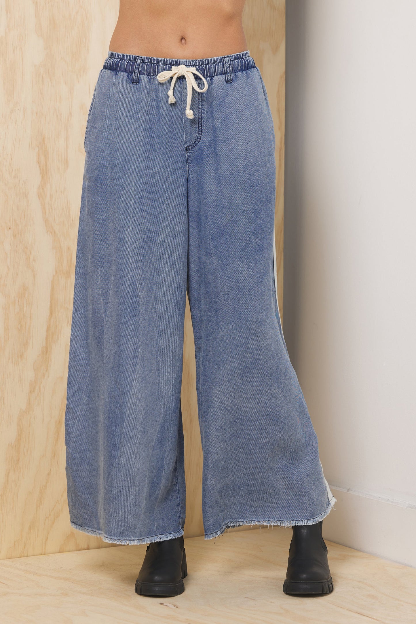 Tencel Wide Leg Pant w/ Contrast