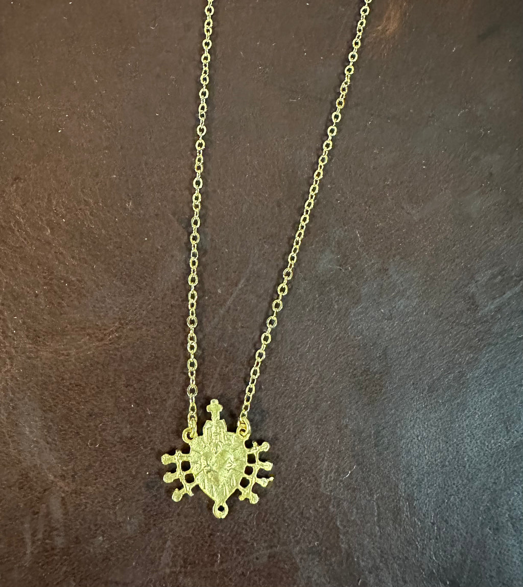 LUXE HEART AND SWORDS CHARM NECKLACE
