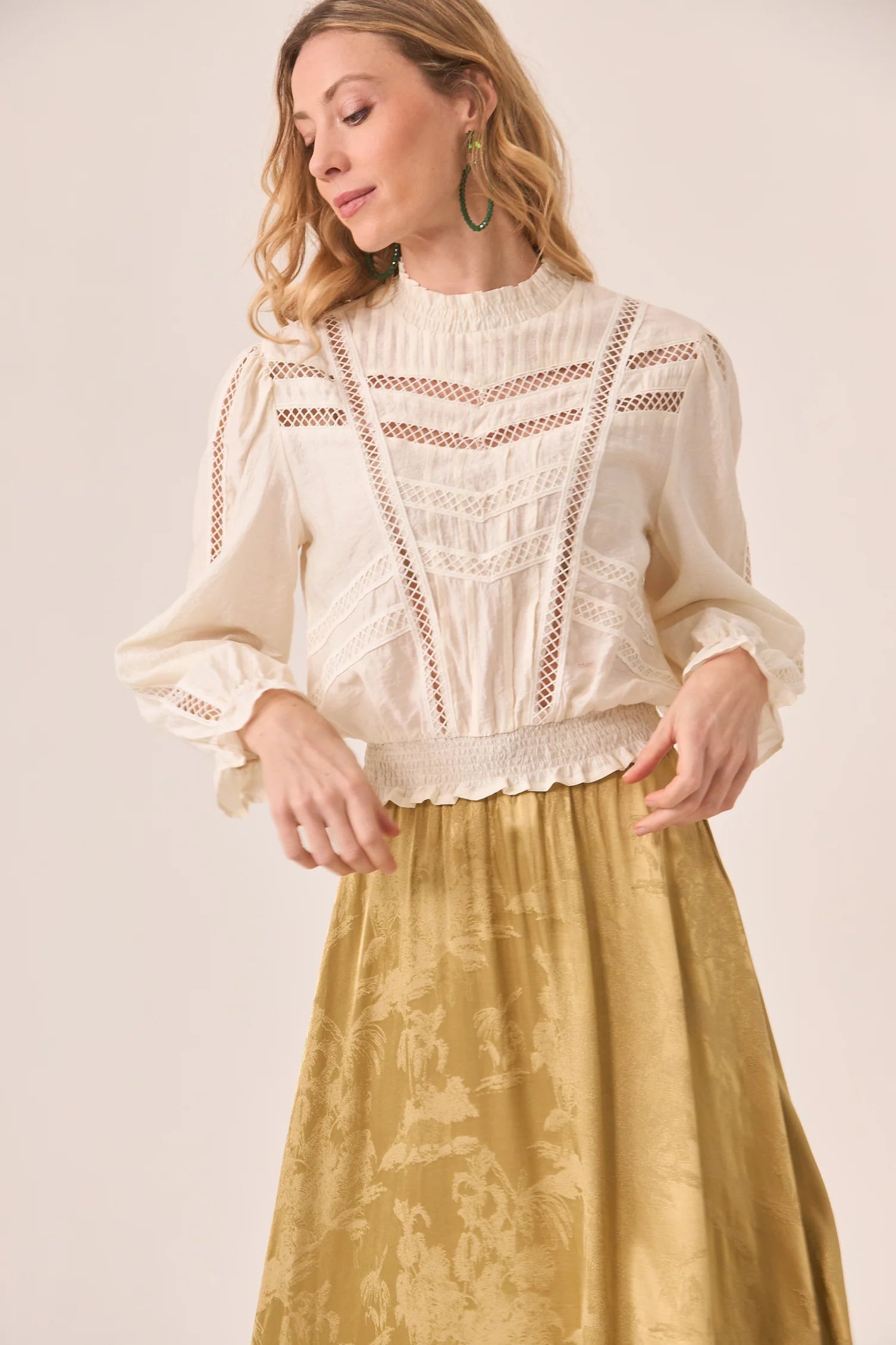 Nekane Opening Blouse with Greowing Waist