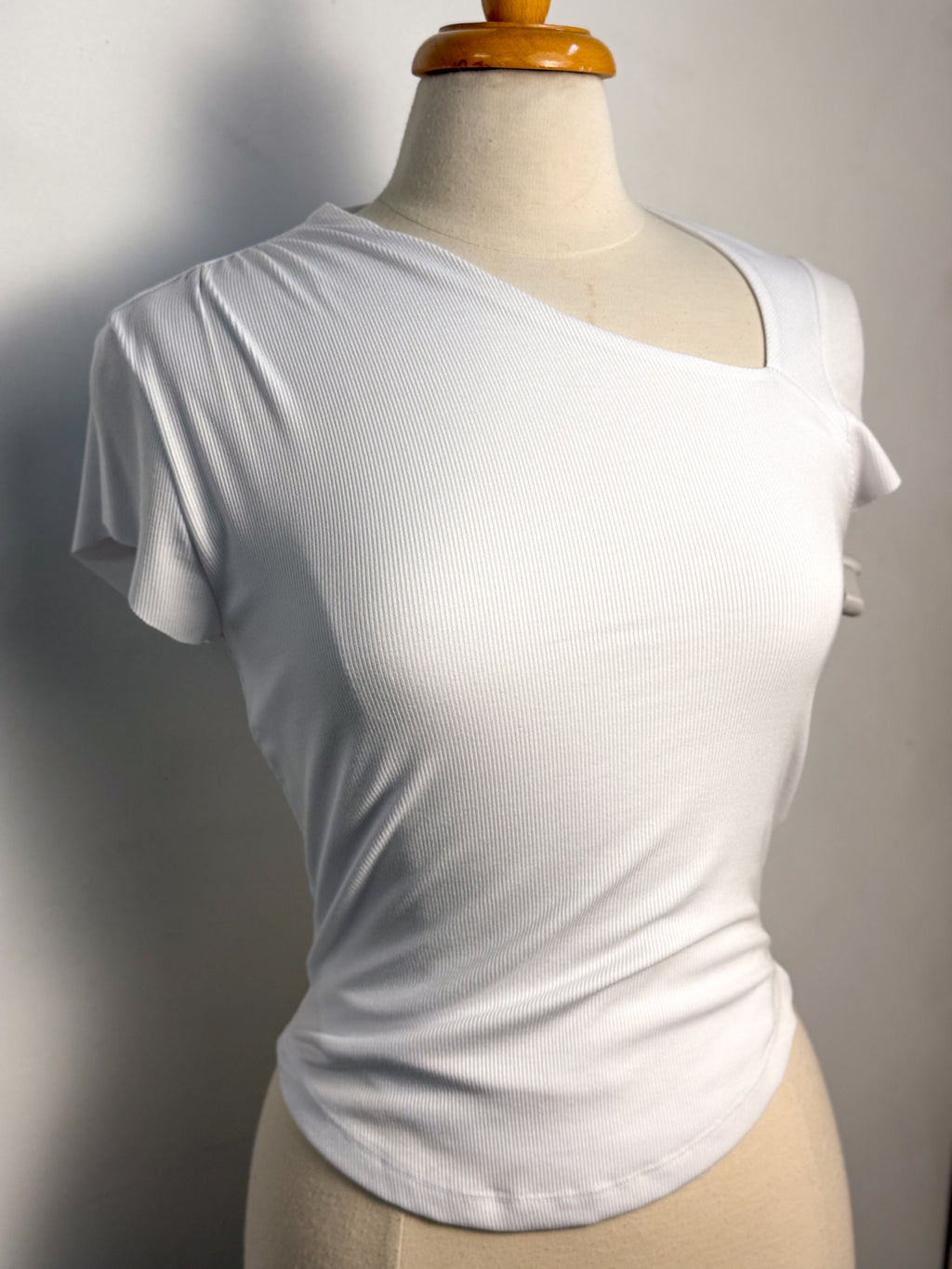 ASYMETRICAL NECK TOP