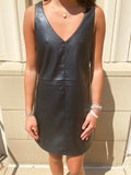 RDI Valla Seamed V Neck Shift Dress