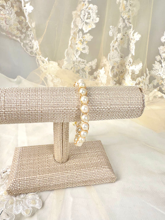 Gold Wire Pearl Bracelet