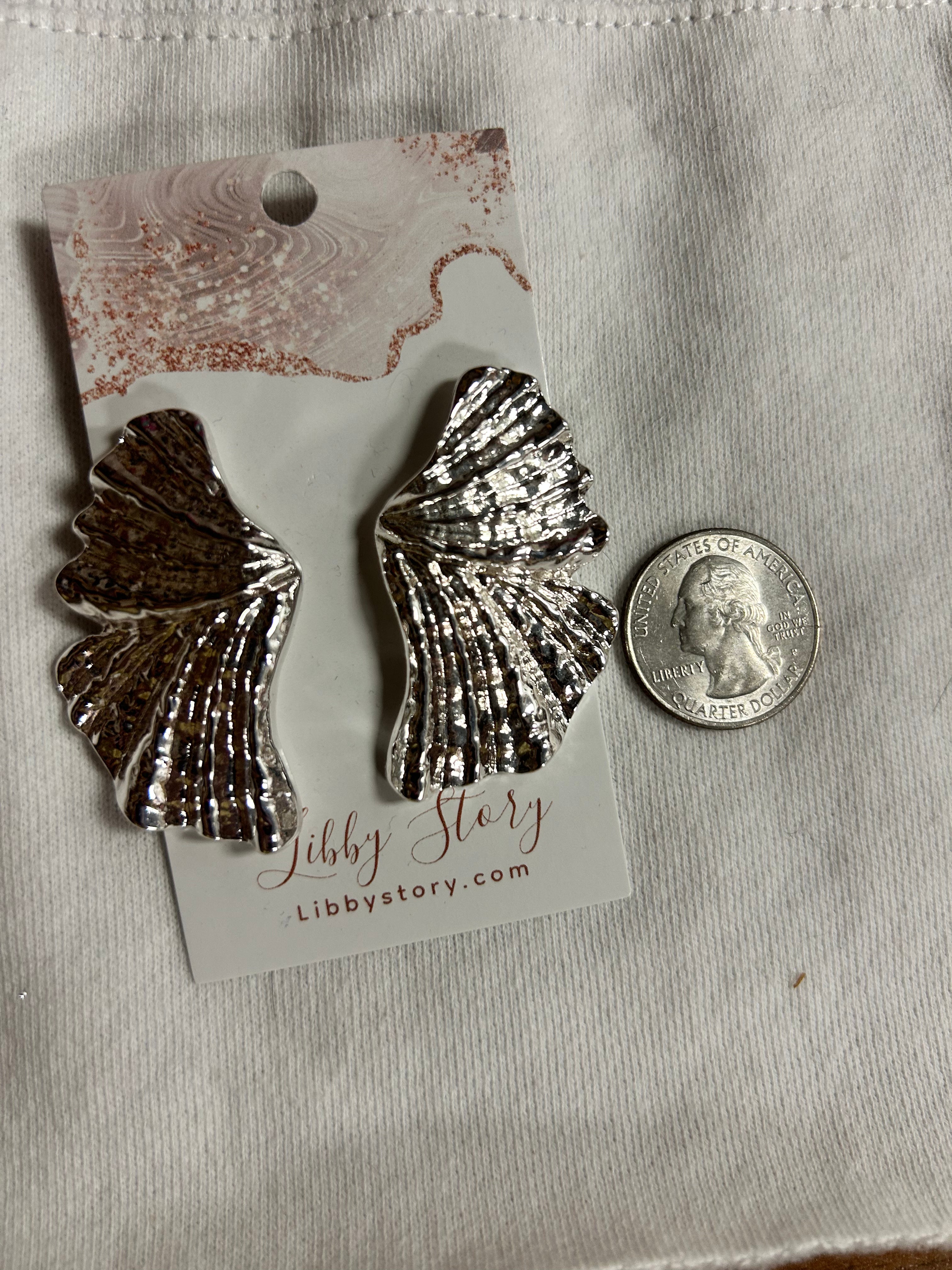 Metallic Half Geometric Leaf Stud Earrings