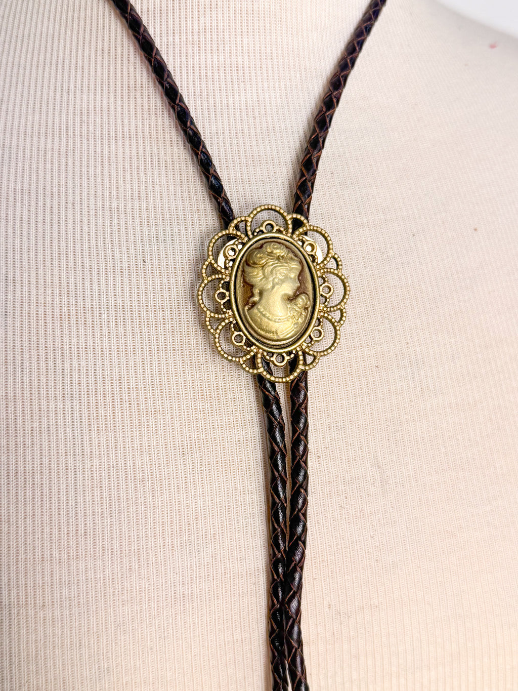 Handmade Braided Leather/Cameo Bolo