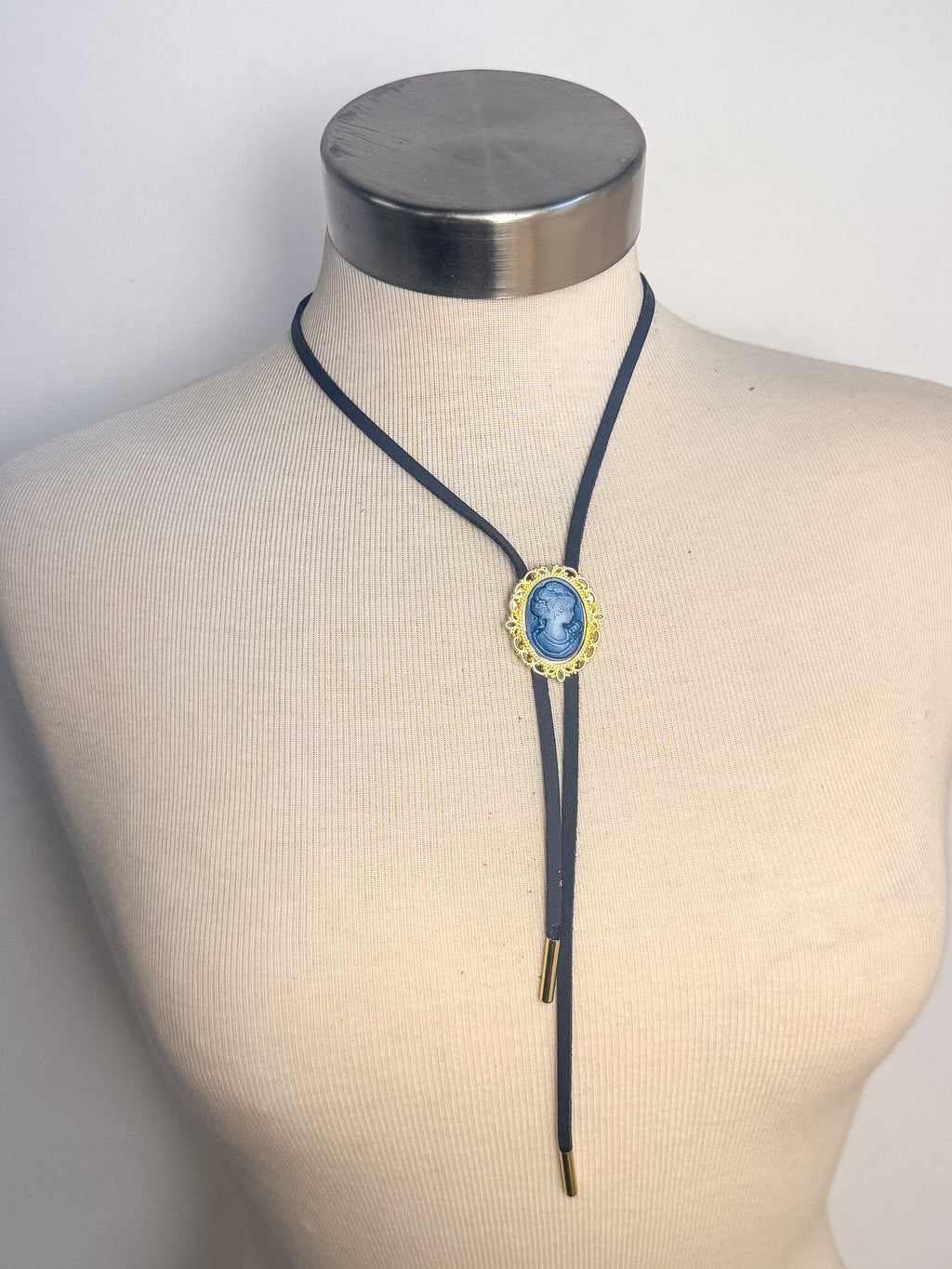 Handmade Medium Cameo Flat Cord Bolo