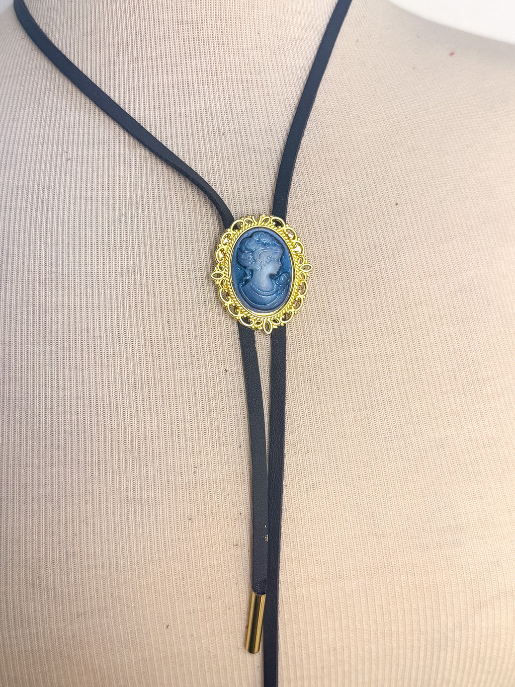 Handmade Medium Cameo Flat Cord Bolo