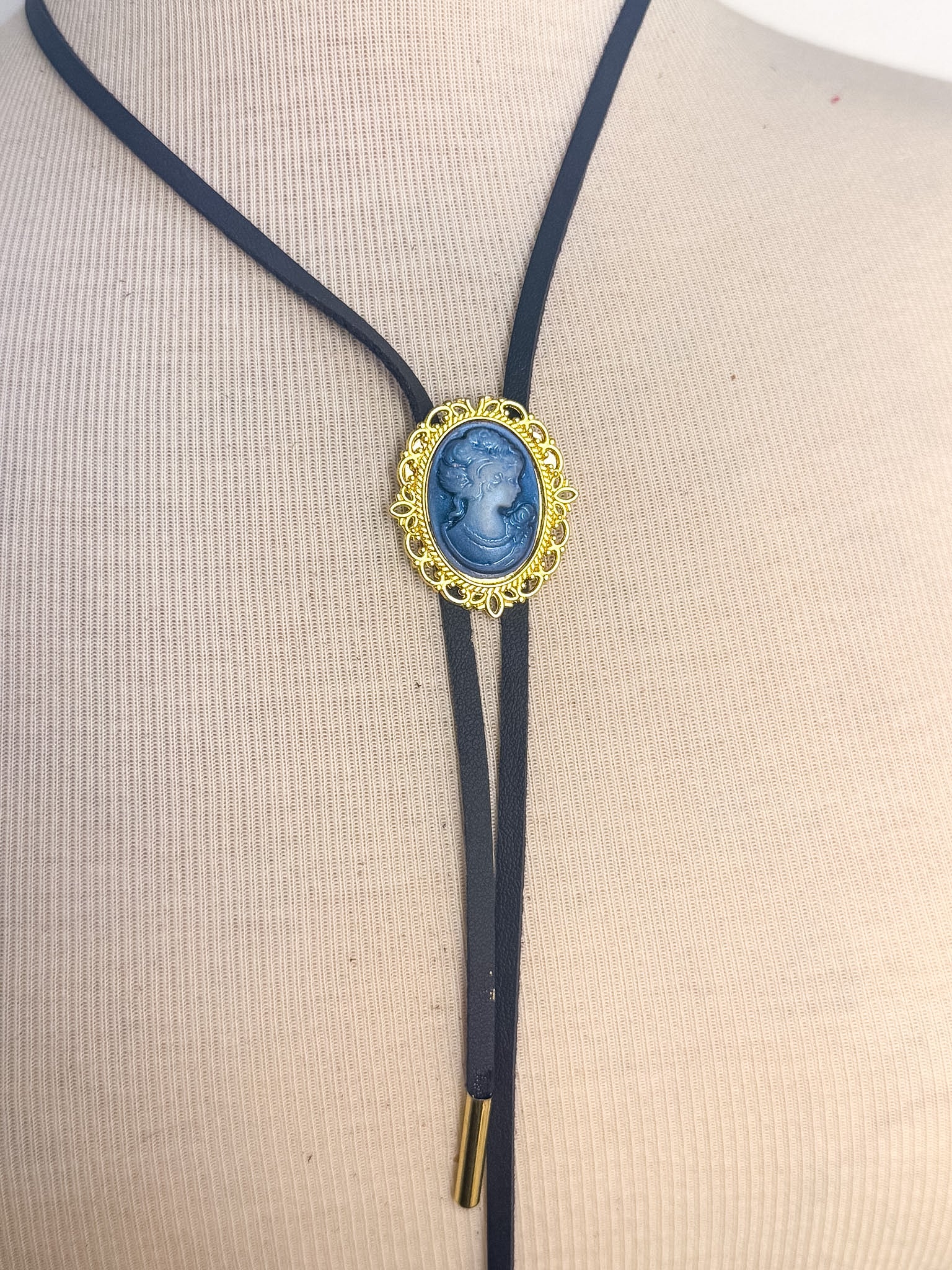 Handmade Medium Cameo Flat Cord Bolo