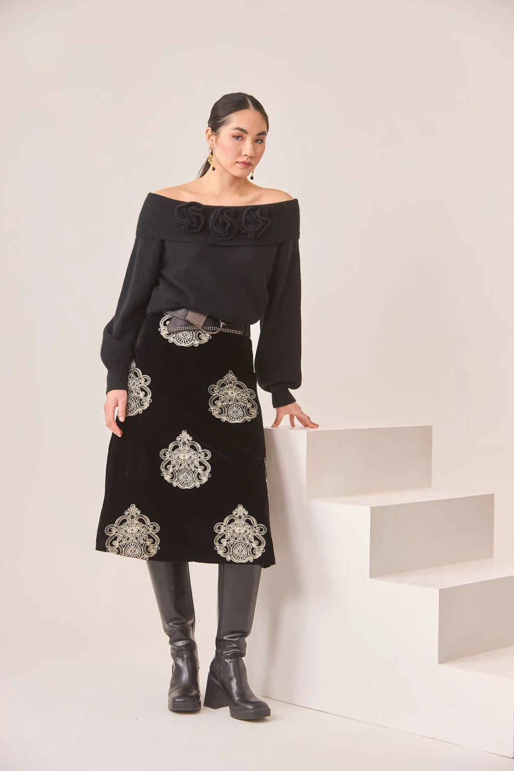 Nekane Embroidered Velvet Skirt