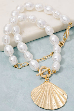 Large Clam Shell Pendant Pearl Beaded Necklace