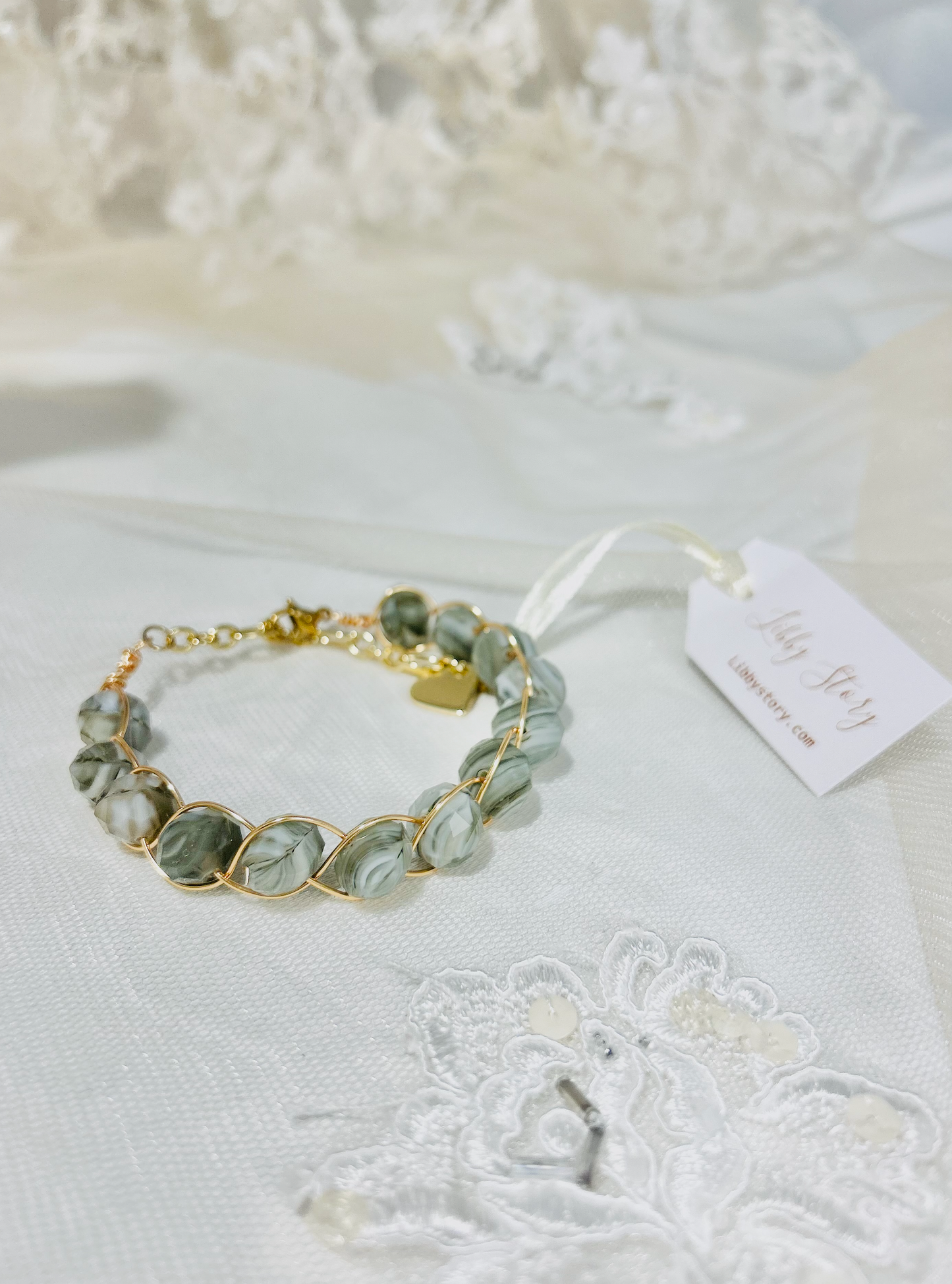 Faceted Stripe Glass Wire Bracelet